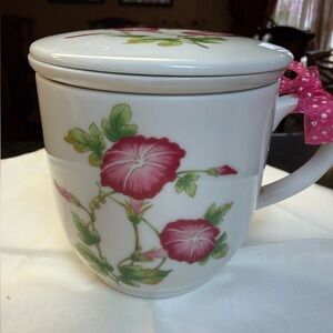 Vintage Japan Floral Ceramic Tea Mug with infuser and Lid